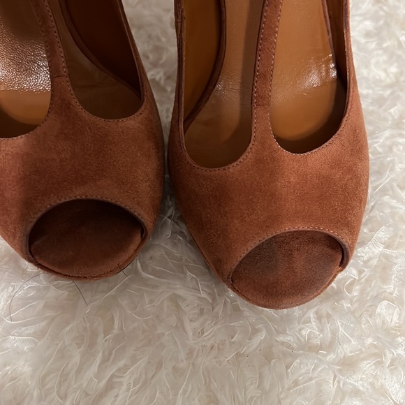 Authentic Gucci Suede T Strap Peep Toe Platform Heels Light Rust Color S… - Picture 4 of 15